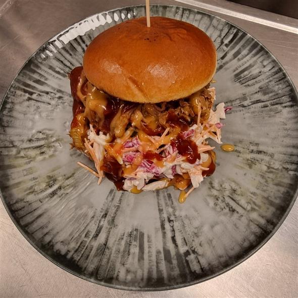 Pulled Pork Burger - KUN LØRDAG